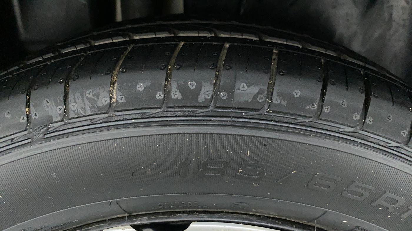 2016 Maruti Ciaz VDI+ SHVS, Diesel, Manual, 79,597 km, Right Rear Tyre Tread