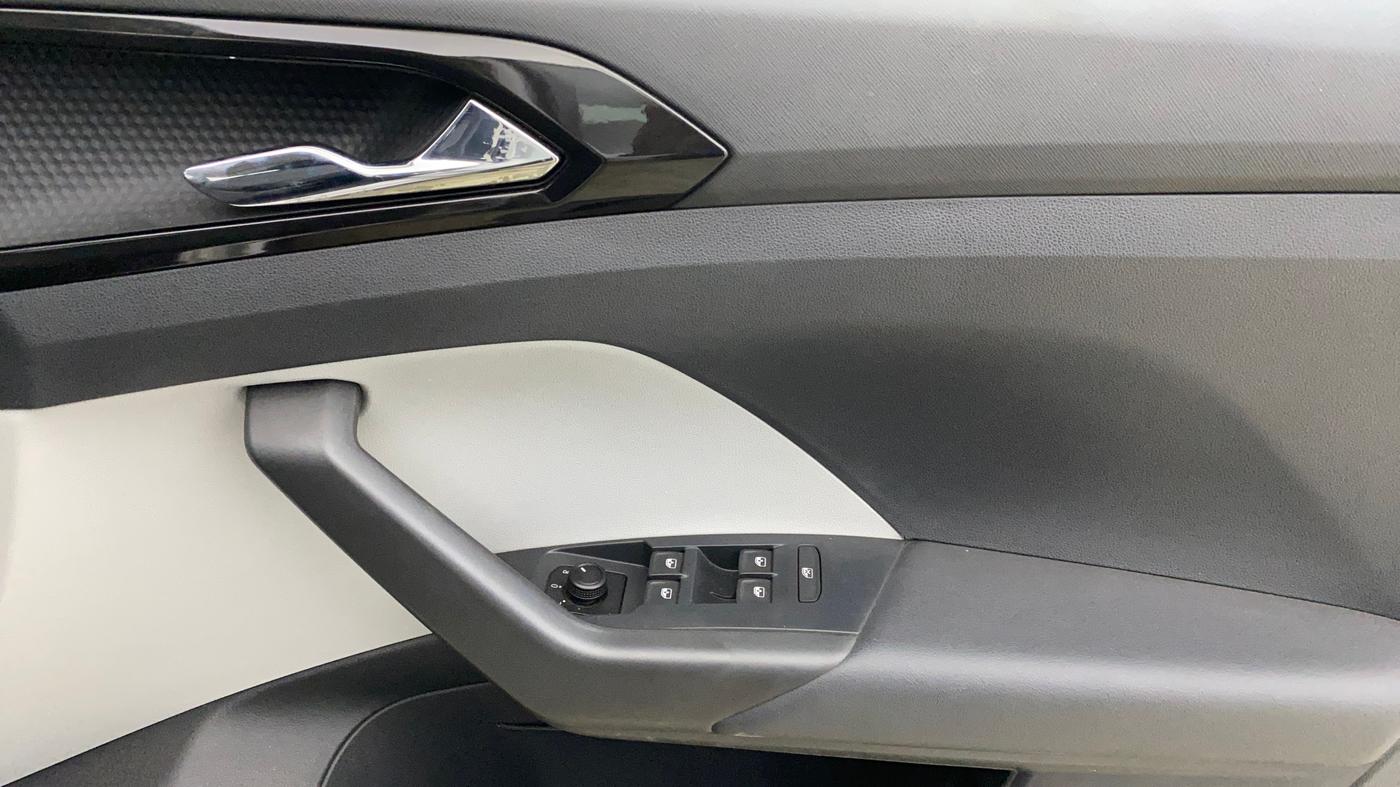 2022 Skoda KUSHAQ STYLE 1.5L TSI MT, Petrol, Manual, 35,946 km, Driver Side Door Panels Control