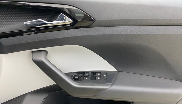 2022 Skoda KUSHAQ STYLE 1.5L TSI MT, Petrol, Manual, 35,946 km, Driver Side Door Panels Control