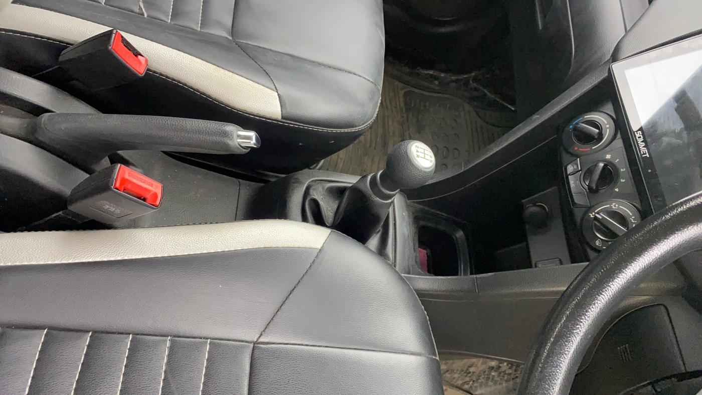 2017 Maruti Swift VXI, Petrol, Manual, 26,713 km, Gear Lever