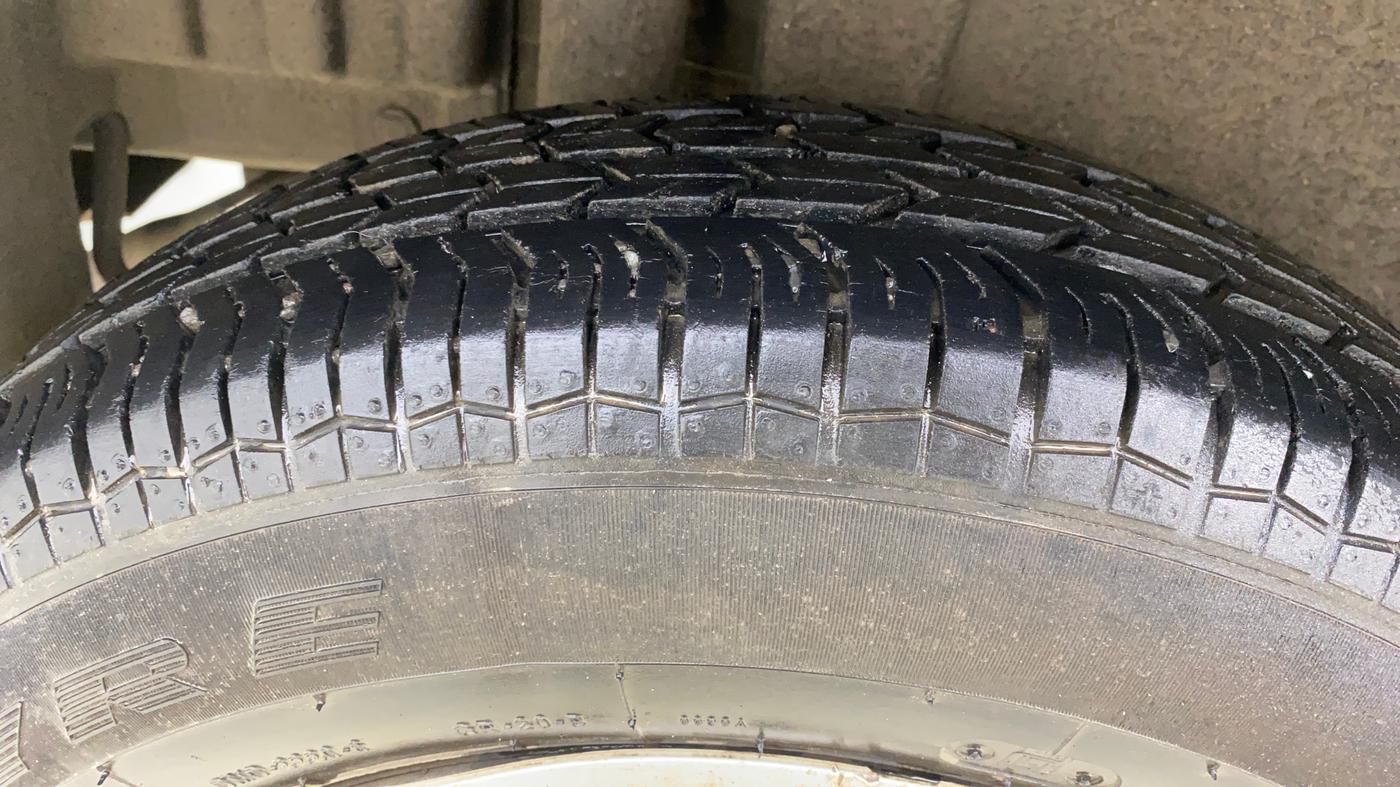 2017 Maruti Swift VXI, Petrol, Manual, 26,713 km, Right Rear Tyre Tread