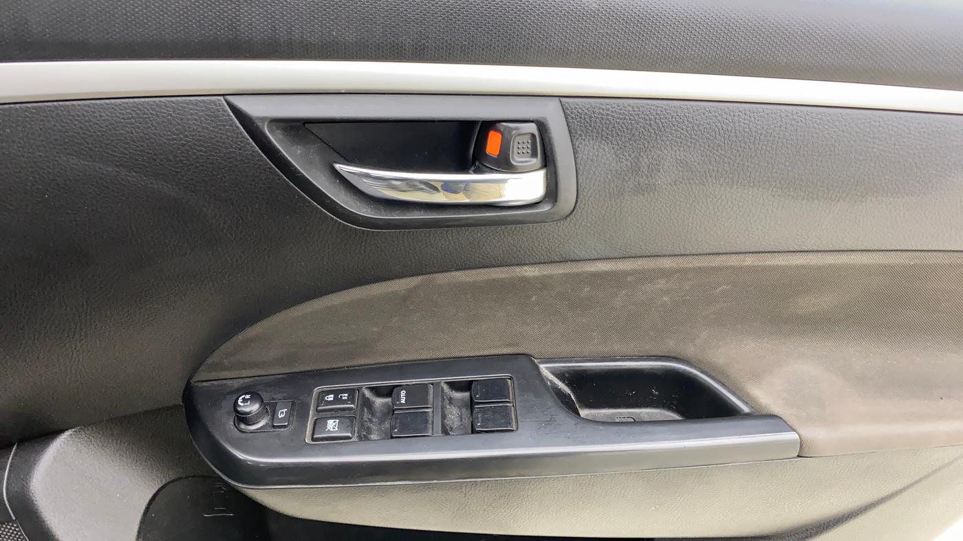 2017 Maruti Swift VXI, Petrol, Manual, 26,713 km, Driver Side Door Panels Control