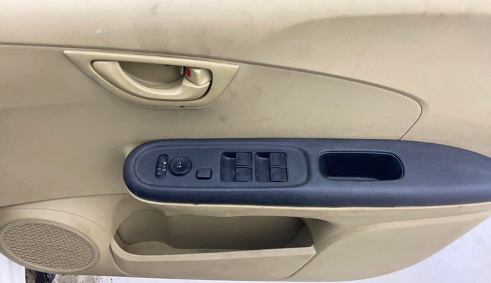 2015 Honda Amaze 1.2L I-VTEC SX, Petrol, Manual, 1,43,226 km, Driver Side Door Panels Control