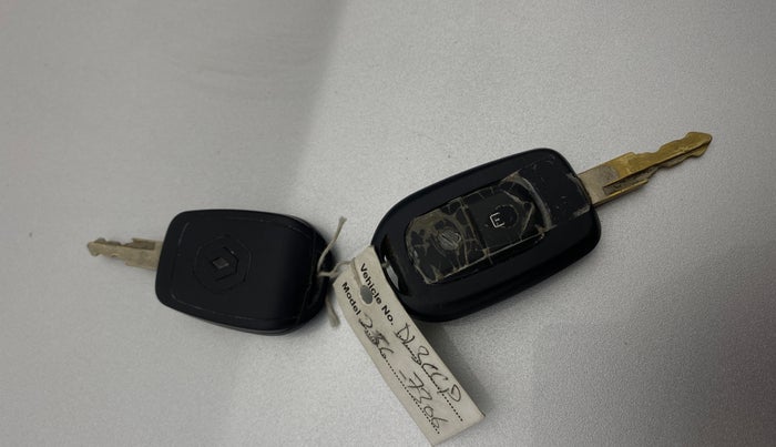 2018 Renault Kwid RXL, CNG, Manual, 40,094 km, Key Close Up