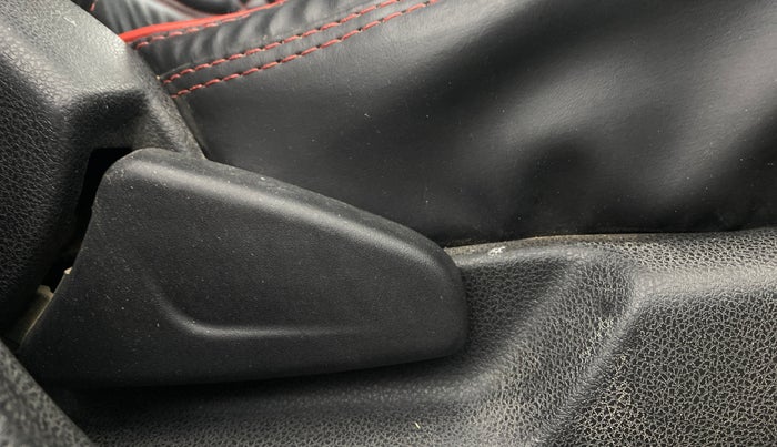 2018 Renault Kwid RXL, CNG, Manual, 40,094 km, Driver Side Adjustment Panel