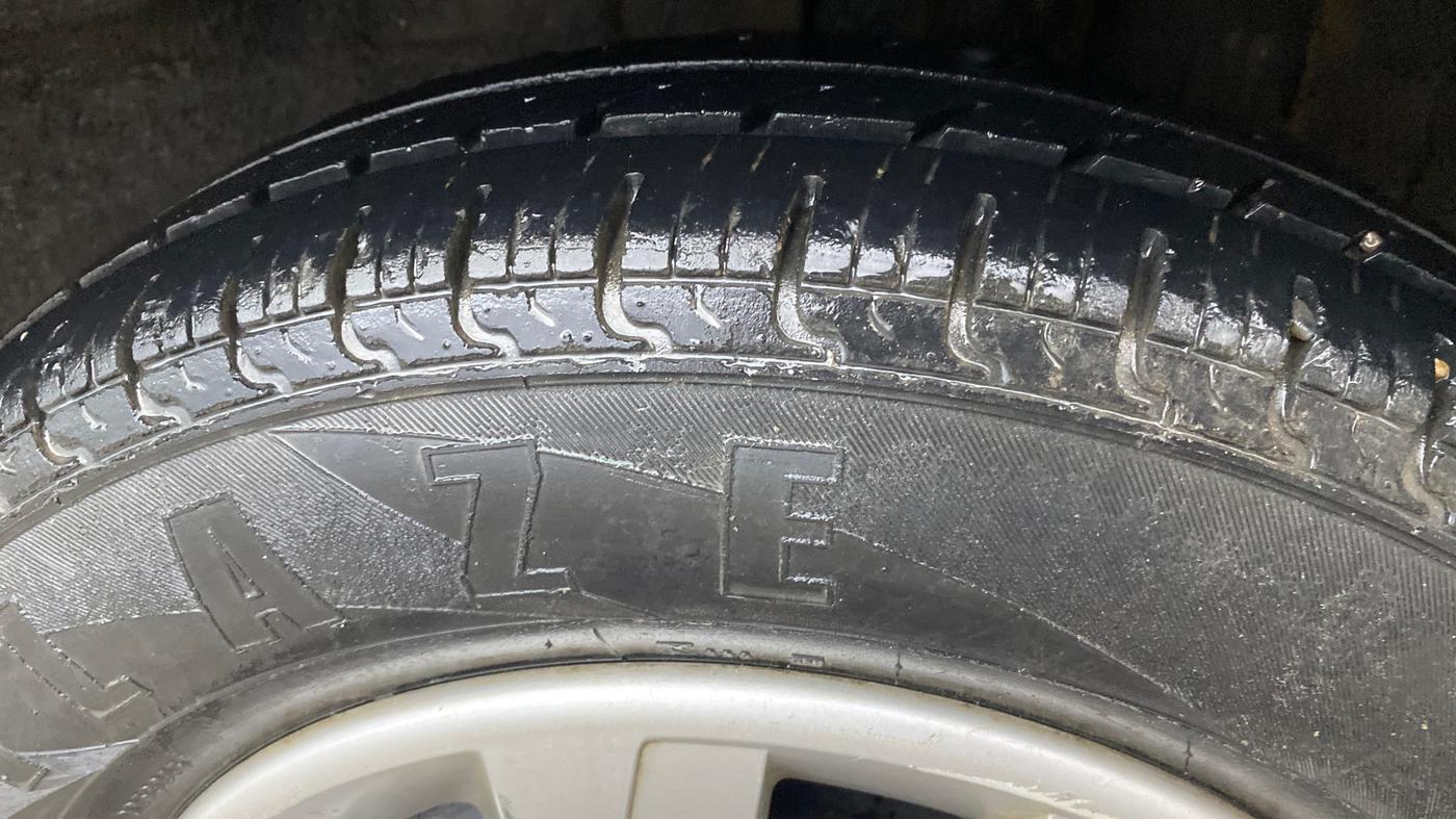 2018 Renault Kwid RXL, CNG, Manual, 39,940 km, Left Rear Tyre Tread