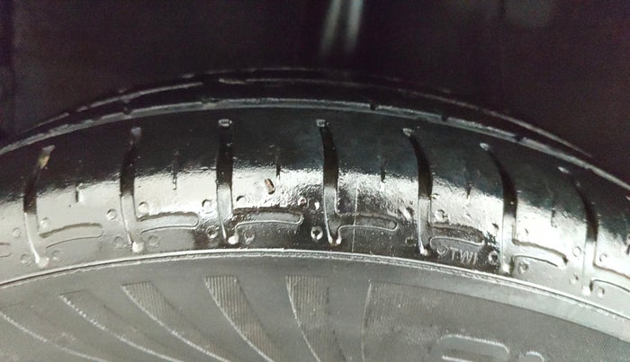 2021 Hyundai GRAND I10 NIOS SPORTZ 1.2 KAPPA VTVT, Petrol, Manual, 41,658 km, Right Rear Tyre Tread