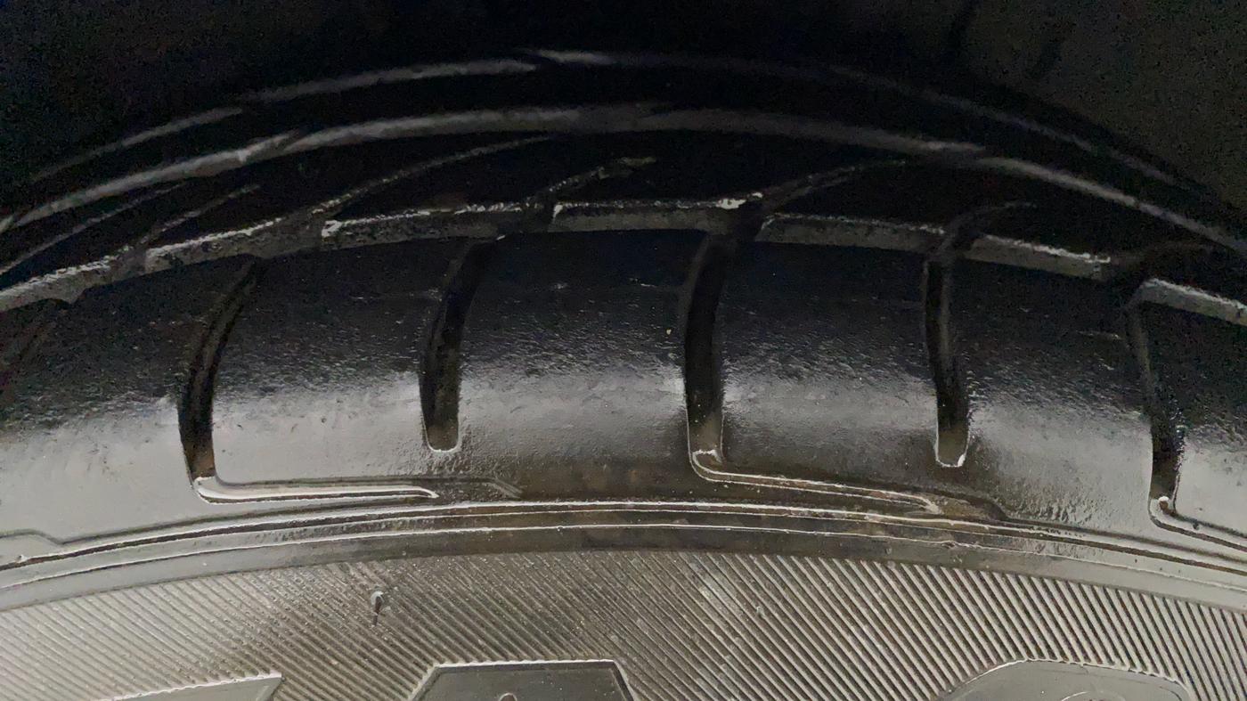 2016 Hyundai New Elantra 2.0 SX AT PETROL, Petrol, Automatic, 75,545 km, Right Front Tyre Tread