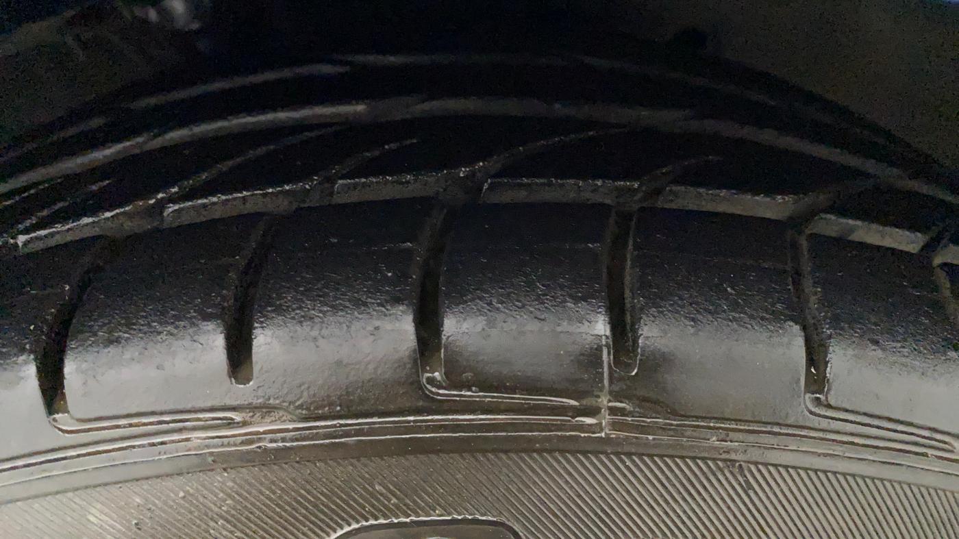 2016 Hyundai New Elantra 2.0 SX AT PETROL, Petrol, Automatic, 75,545 km, Left Front Tyre Tread