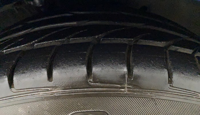 2016 Hyundai New Elantra 2.0 SX AT PETROL, Petrol, Automatic, 75,545 km, Left Front Tyre Tread