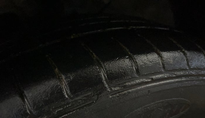 2017 Hyundai Creta E PLUS 1.6 PETROL, Petrol, Manual, 78,595 km, Left Front Tyre Tread
