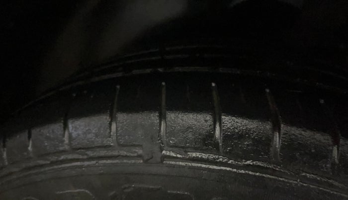 2017 Hyundai Creta E PLUS 1.6 PETROL, Petrol, Manual, 78,595 km, Left Rear Tyre Tread