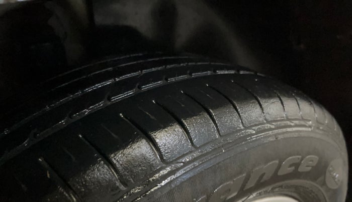 2017 Hyundai Creta E PLUS 1.6 PETROL, Petrol, Manual, 78,595 km, Right Rear Tyre Tread