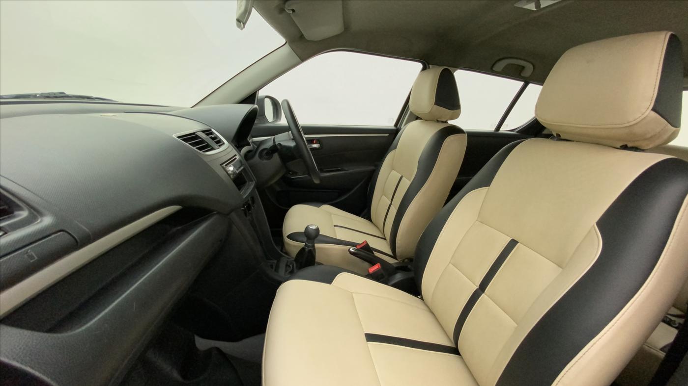 2013 Maruti Swift VXI, Petrol, Manual, 1,27,918 km, Right Side Front Door Cabin