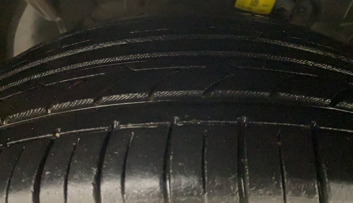 2014 Ford Ecosport TITANIUM 1.5L PETROL AT, Petrol, Automatic, 92,589 km, Left Front Tyre Tread