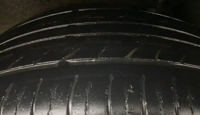 2014 Ford Ecosport TITANIUM 1.5L PETROL AT, Petrol, Automatic, 92,589 km, Left Rear Tyre Tread