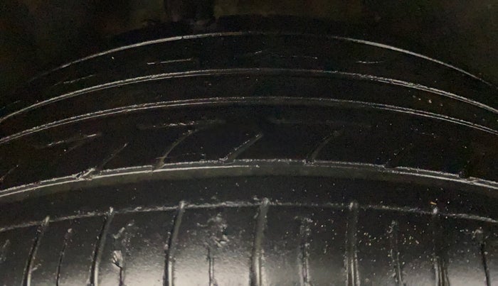 2014 Ford Ecosport TITANIUM 1.5L PETROL AT, Petrol, Automatic, 92,589 km, Right Rear Tyre Tread