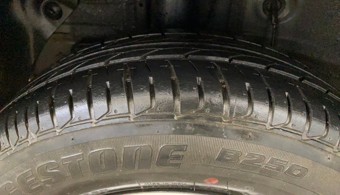 2016 Hyundai Elite i20 SPORTZ 1.2, Petrol, Manual, 40,620 km, Right Rear Tyre Tread