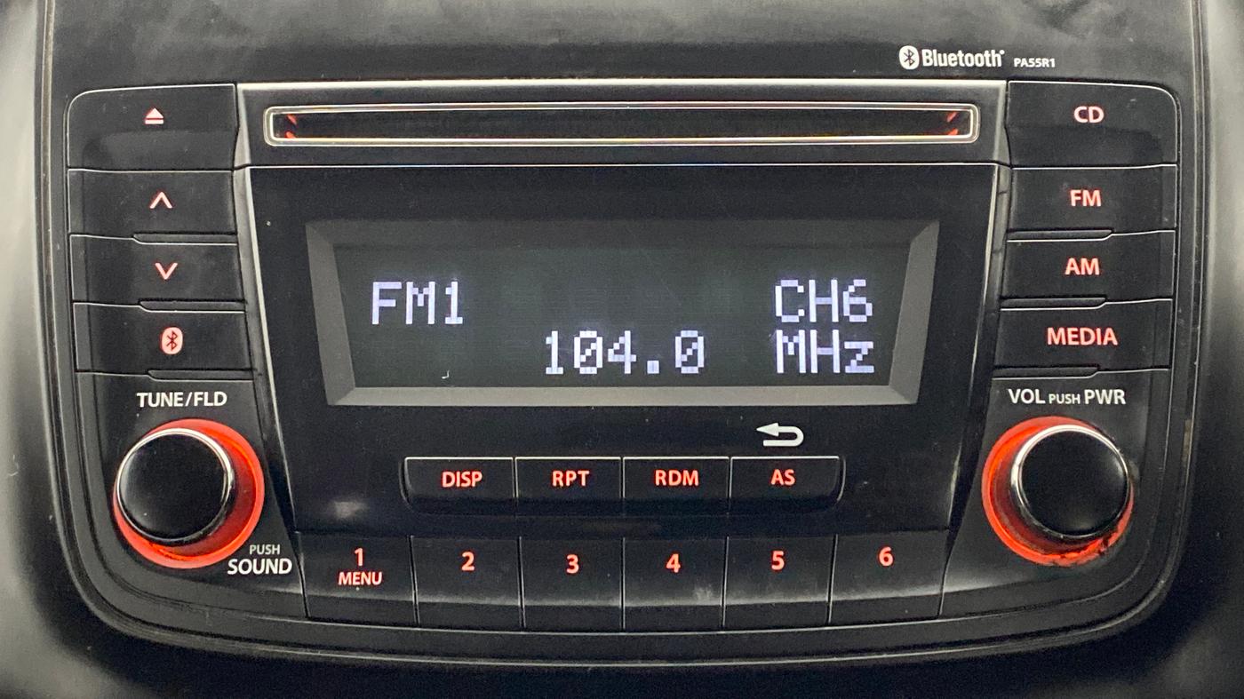 2018 Maruti Swift VXI D, Petrol, Manual, 19,714 km, Infotainment System