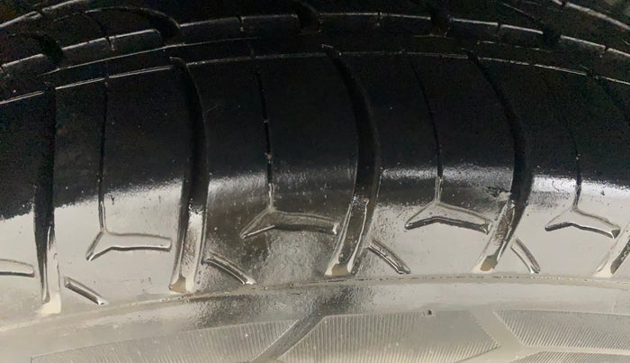 2021 Maruti XL6 ZETA MT, Petrol, Manual, 83,481 km, Right Rear Tyre Tread