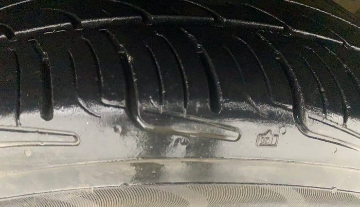 2021 Maruti XL6 ZETA MT, Petrol, Manual, 83,481 km, Left Front Tyre Tread