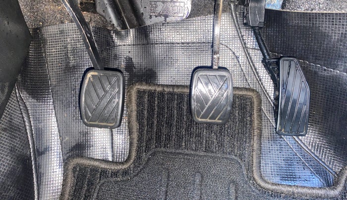 2021 Maruti XL6 ZETA MT, Petrol, Manual, 83,481 km, Pedals