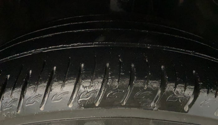 2021 KIA SONET HTX 1.0 IMT, Petrol, Manual, 30,174 km, Right Front Tyre Tread