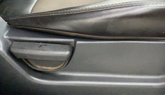 2014 Hyundai i20 MAGNA (O) 1.2, Petrol, Manual, 36,376 km, Driver Side Adjustment Panel