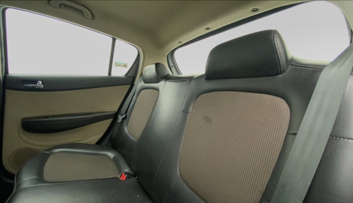 2014 Hyundai i20 MAGNA (O) 1.2, Petrol, Manual, 36,376 km, Right Side Rear Door Cabin