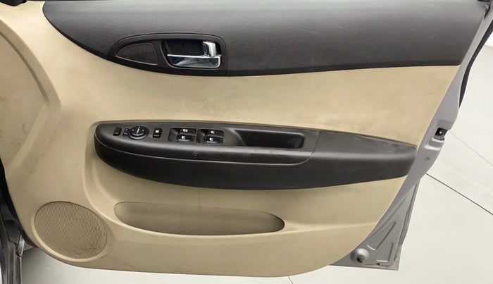 2014 Hyundai i20 MAGNA (O) 1.2, Petrol, Manual, 36,376 km, Driver Side Door Panels Control