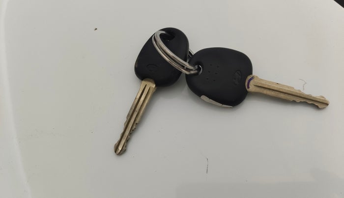 2013 Hyundai i10 SPORTZ 1.2, Petrol, Manual, 27,481 km, Key Close Up