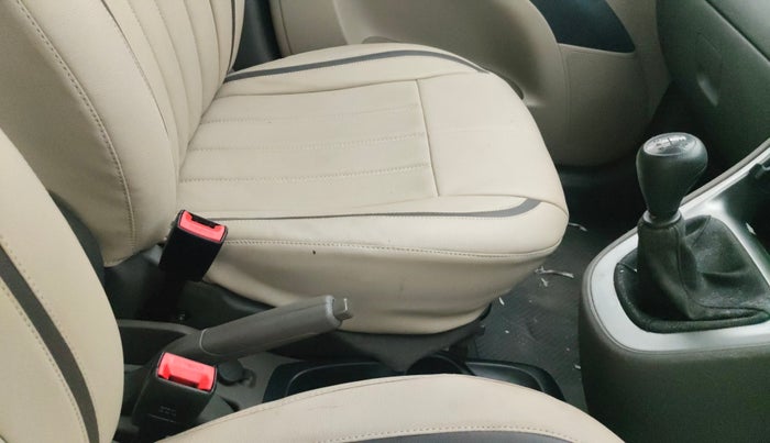 2013 Hyundai i10 SPORTZ 1.2, Petrol, Manual, 27,481 km, Gear Lever