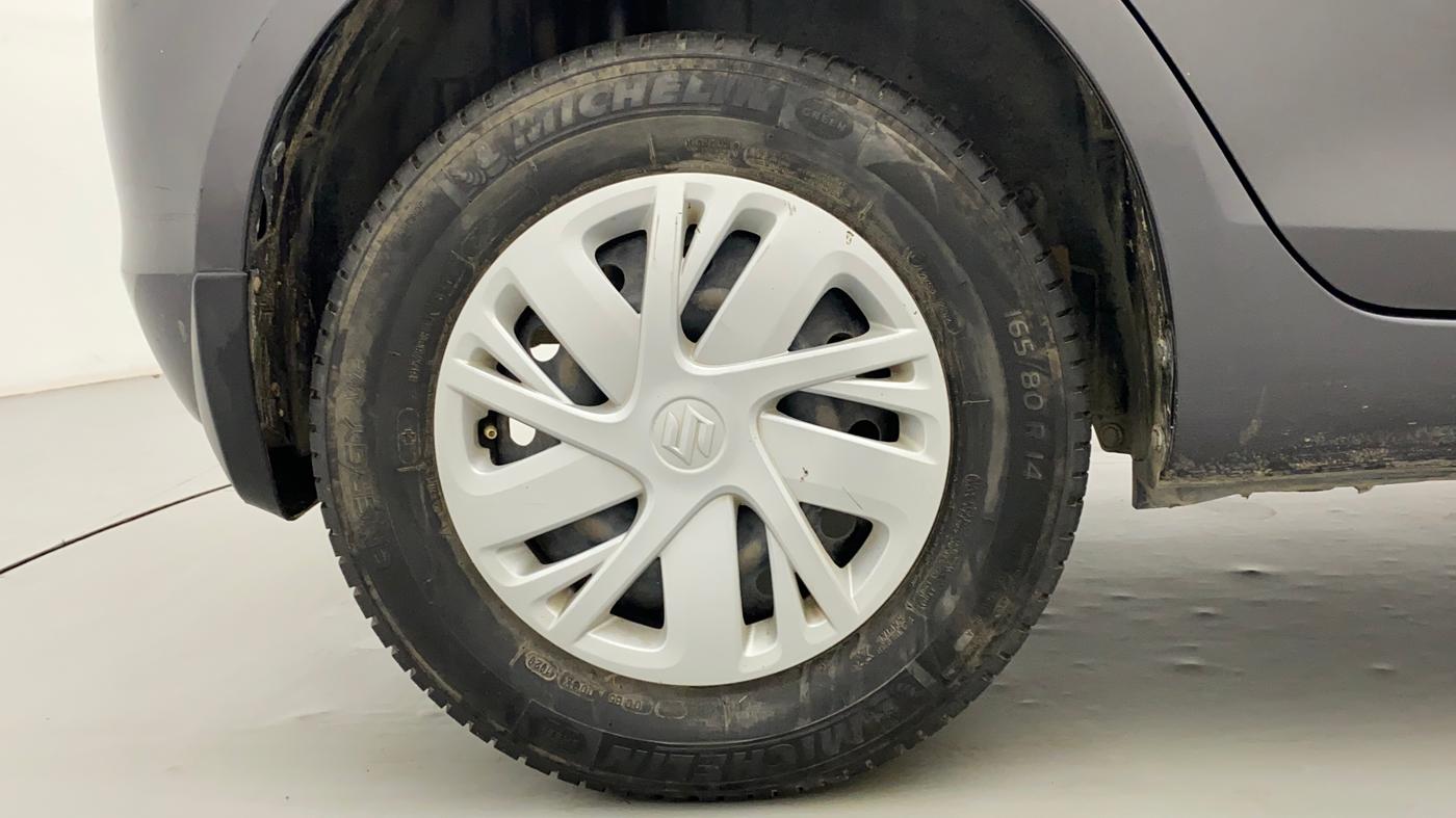 2017 Maruti Swift VXI, Petrol, Manual, 67,043 km, Right Rear Wheel