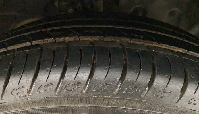 2016 Ford Ecosport TITANIUM 1.5L PETROL AT, Petrol, Automatic, 56,511 km, Right Front Tyre Tread