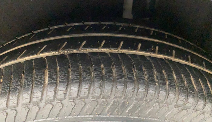 2016 Ford Ecosport TITANIUM 1.5L PETROL AT, Petrol, Automatic, 56,511 km, Left Rear Tyre Tread