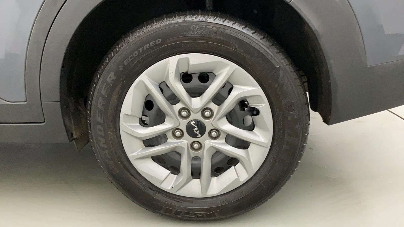 2022 KIA CARENS PRESTIGE 1.4 PETROL 7 STR, Petrol, Manual, 9,956 km, Left Rear Wheel