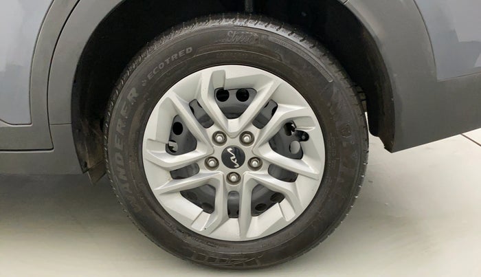2022 KIA CARENS PRESTIGE 1.4 PETROL 7 STR, Petrol, Manual, 9,956 km, Left Rear Wheel