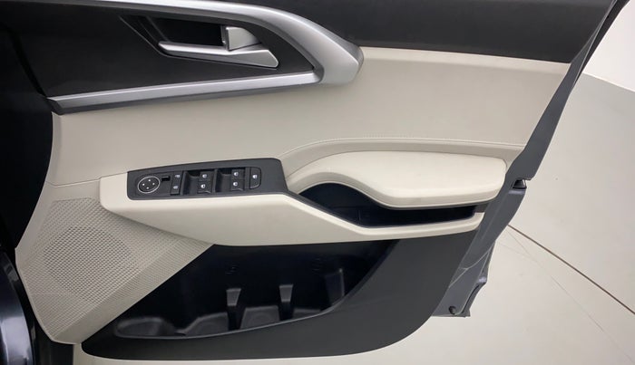2022 KIA CARENS PRESTIGE 1.4 PETROL 7 STR, Petrol, Manual, 9,956 km, Driver Side Door Panels Control