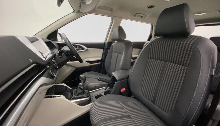 2022 KIA CARENS PRESTIGE 1.4 PETROL 7 STR, Petrol, Manual, 9,956 km, Right Side Front Door Cabin