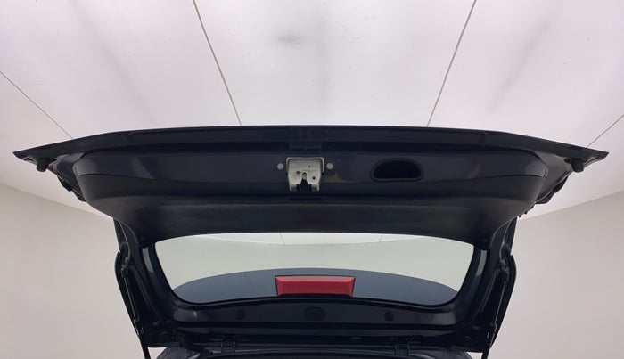 2022 KIA CARENS PRESTIGE 1.4 PETROL 7 STR, Petrol, Manual, 9,956 km, Boot Door Open