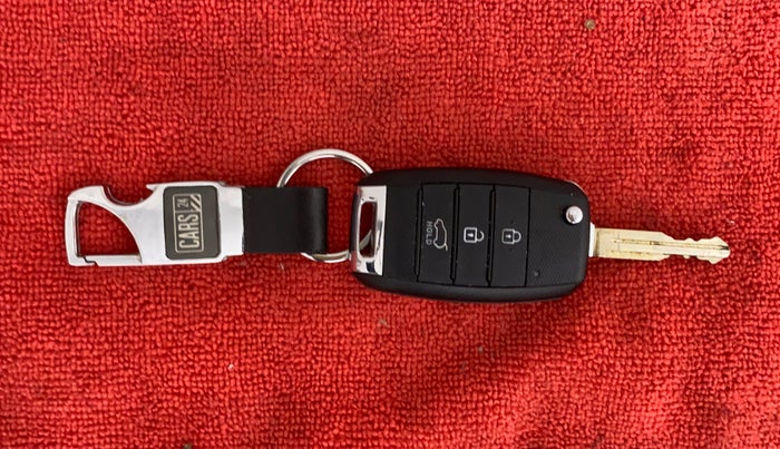 2022 KIA CARENS PRESTIGE 1.4 PETROL 7 STR, Petrol, Manual, 9,956 km, Key Close Up