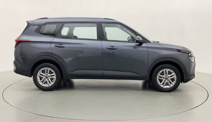 2022 KIA CARENS PRESTIGE 1.4 PETROL 7 STR, Petrol, Manual, 9,956 km, Right Side
