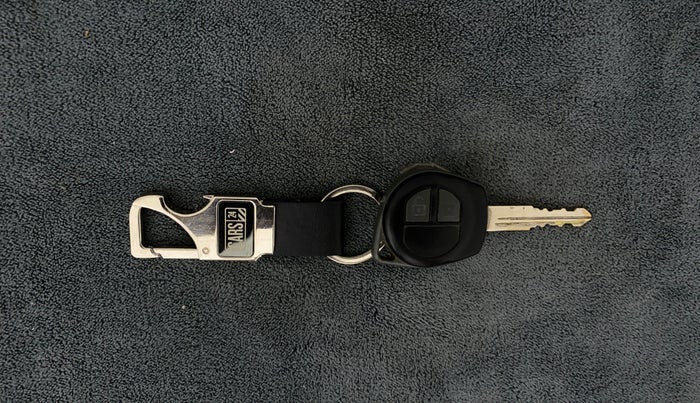 2014 Maruti Swift VDI, Diesel, Manual, 82,853 km, Key Close Up