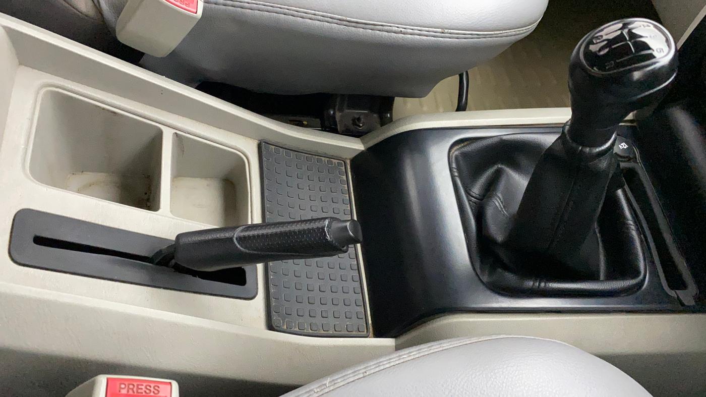 2018 Mahindra Scorpio S5, Diesel, Manual, 69,010 km, Gear Lever