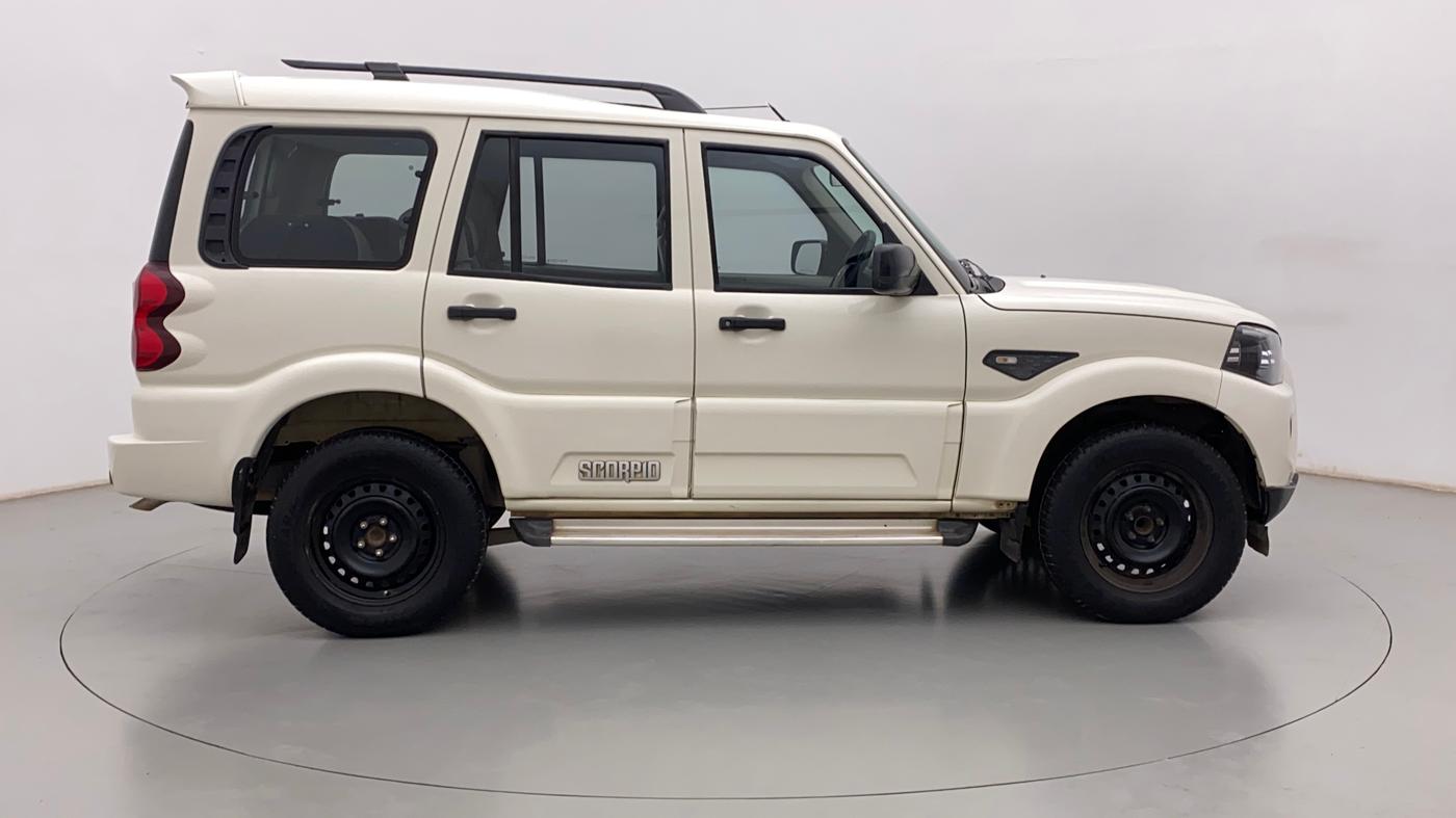 2018 Mahindra Scorpio S5, Diesel, Manual, 69,010 km, Right Side View