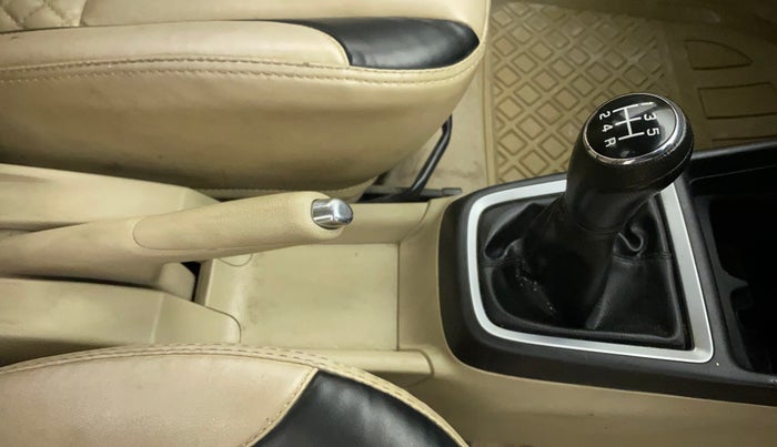 2019 Maruti Dzire VXI, Petrol, Manual, 48,864 km, Gear Lever