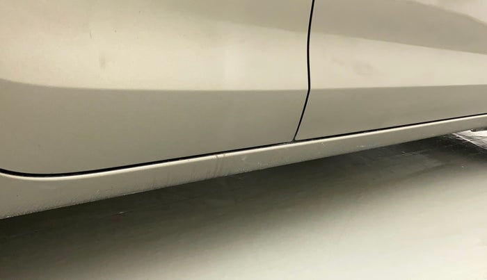 2019 Maruti Dzire VXI, Petrol, Manual, 48,864 km, Right running board - Minor scratches