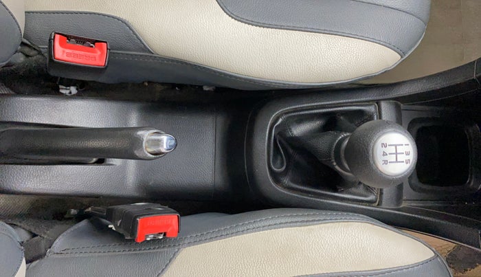 2015 Maruti Swift VXI, Petrol, Manual, 63,587 km, Gear Lever
