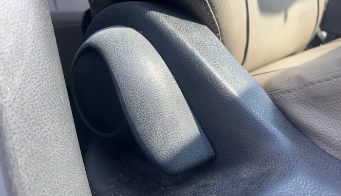 2014 Nissan Micra Active XV, Petrol, Manual, 78,532 km, Driver Side Adjustment Panel