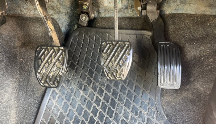 2014 Nissan Micra Active XV, Petrol, Manual, 78,532 km, Pedals